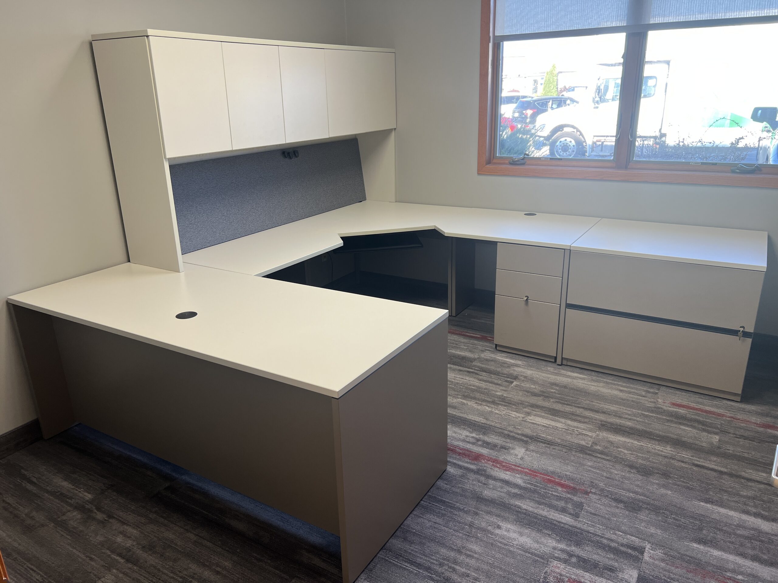U-Shape w/ Hutch + 2 Drawer File Cabinet